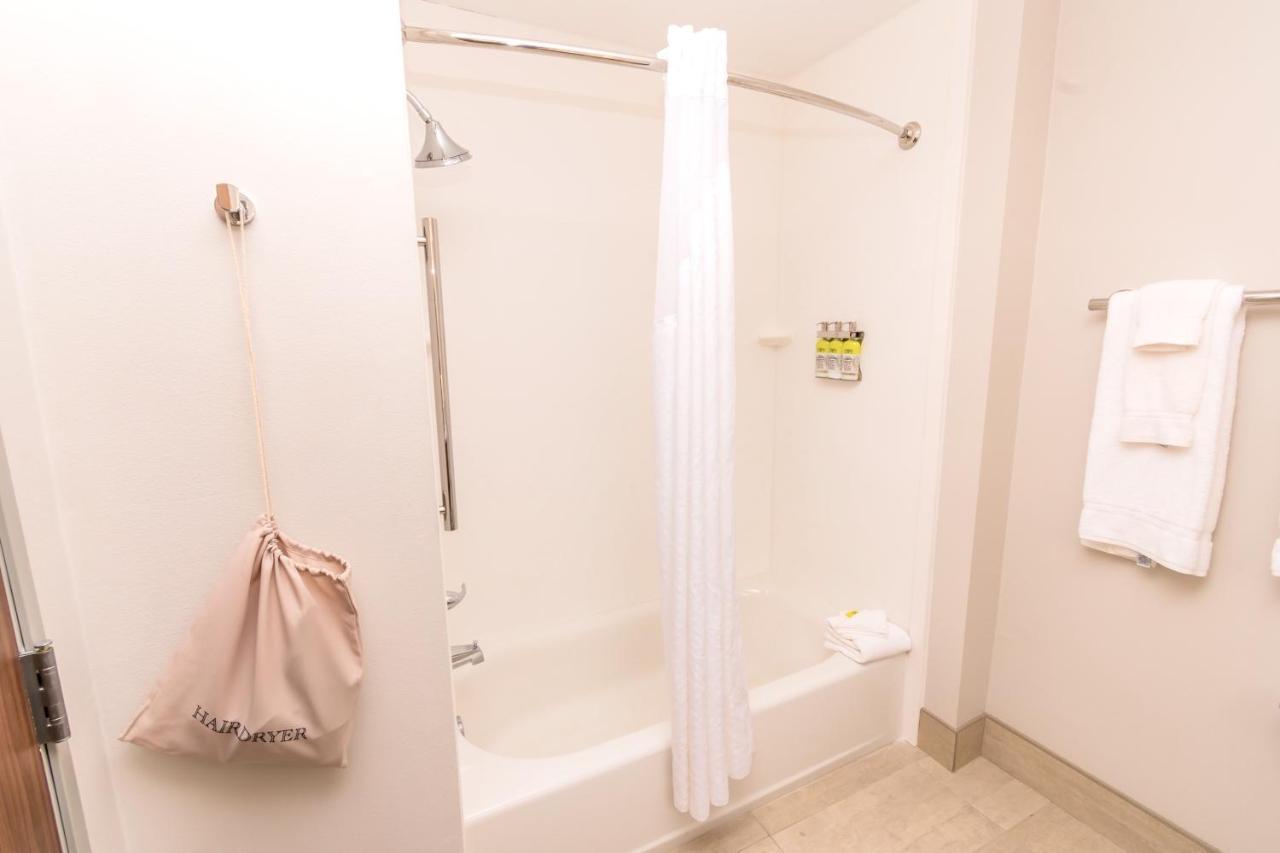 Hotel Express & - Houston Iah - Beltway 8 By Ihg Aldine