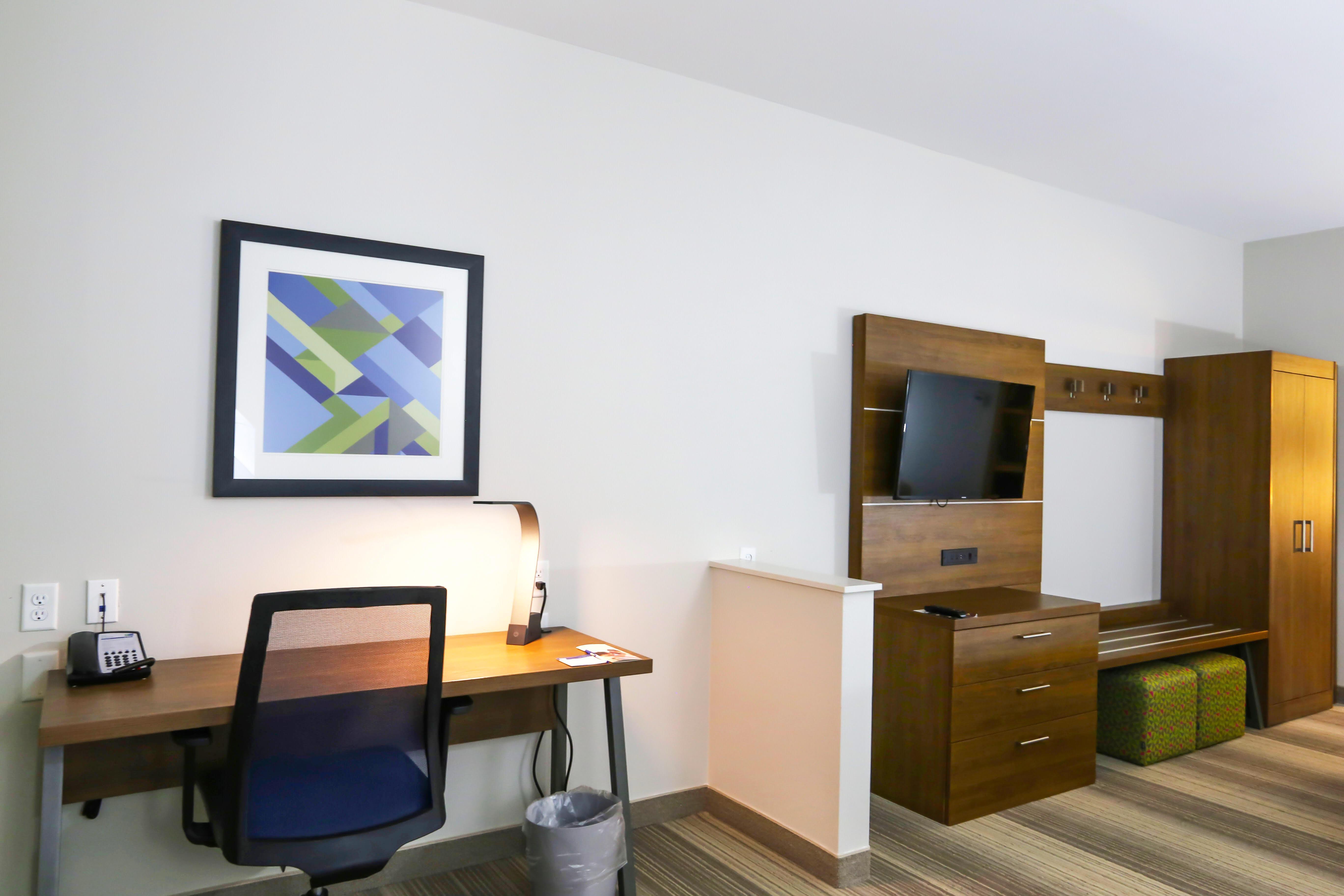 Express & - Houston Iah - Beltway 8 By Ihg Hotel