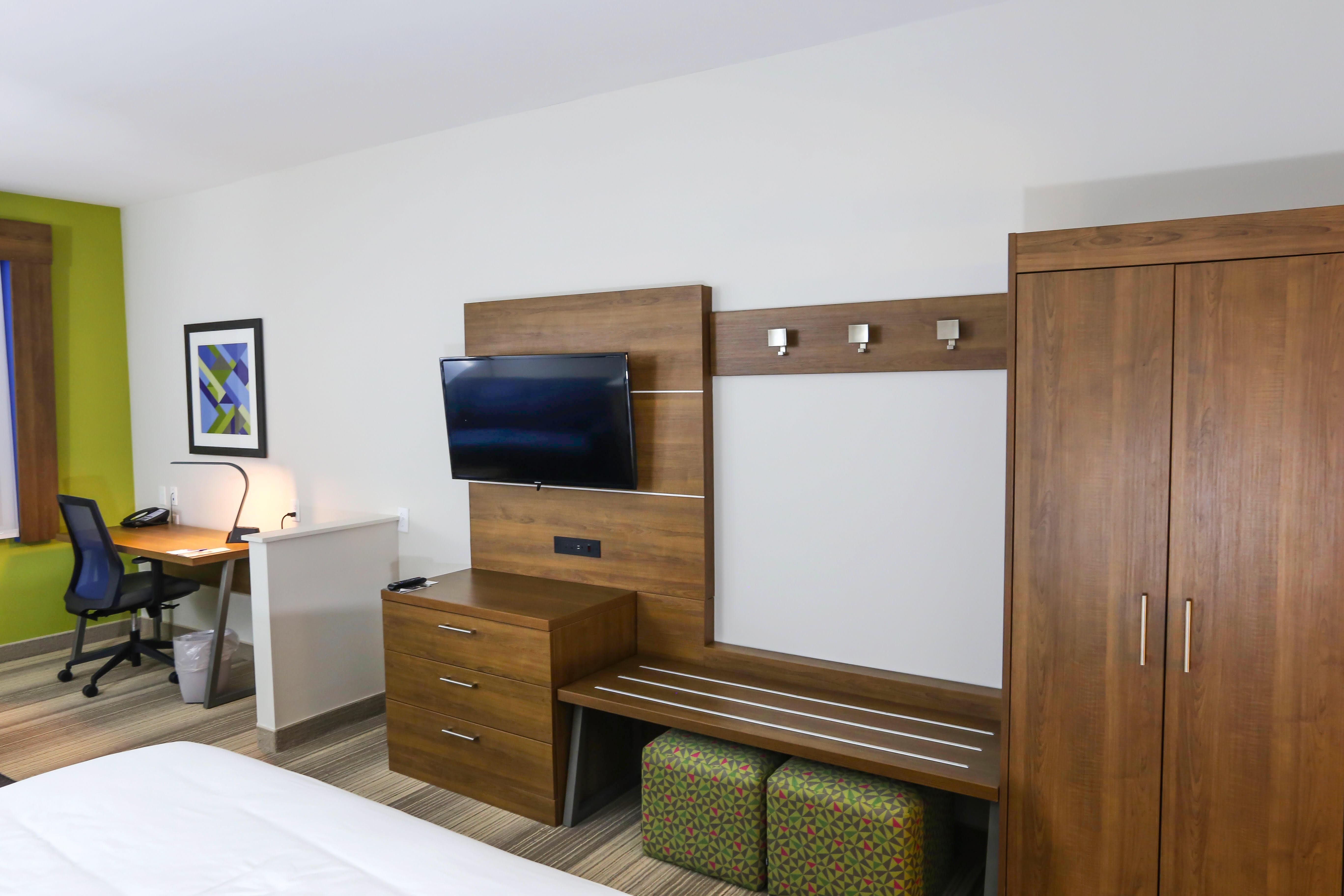 Express & - Houston Iah - Beltway 8 By Ihg