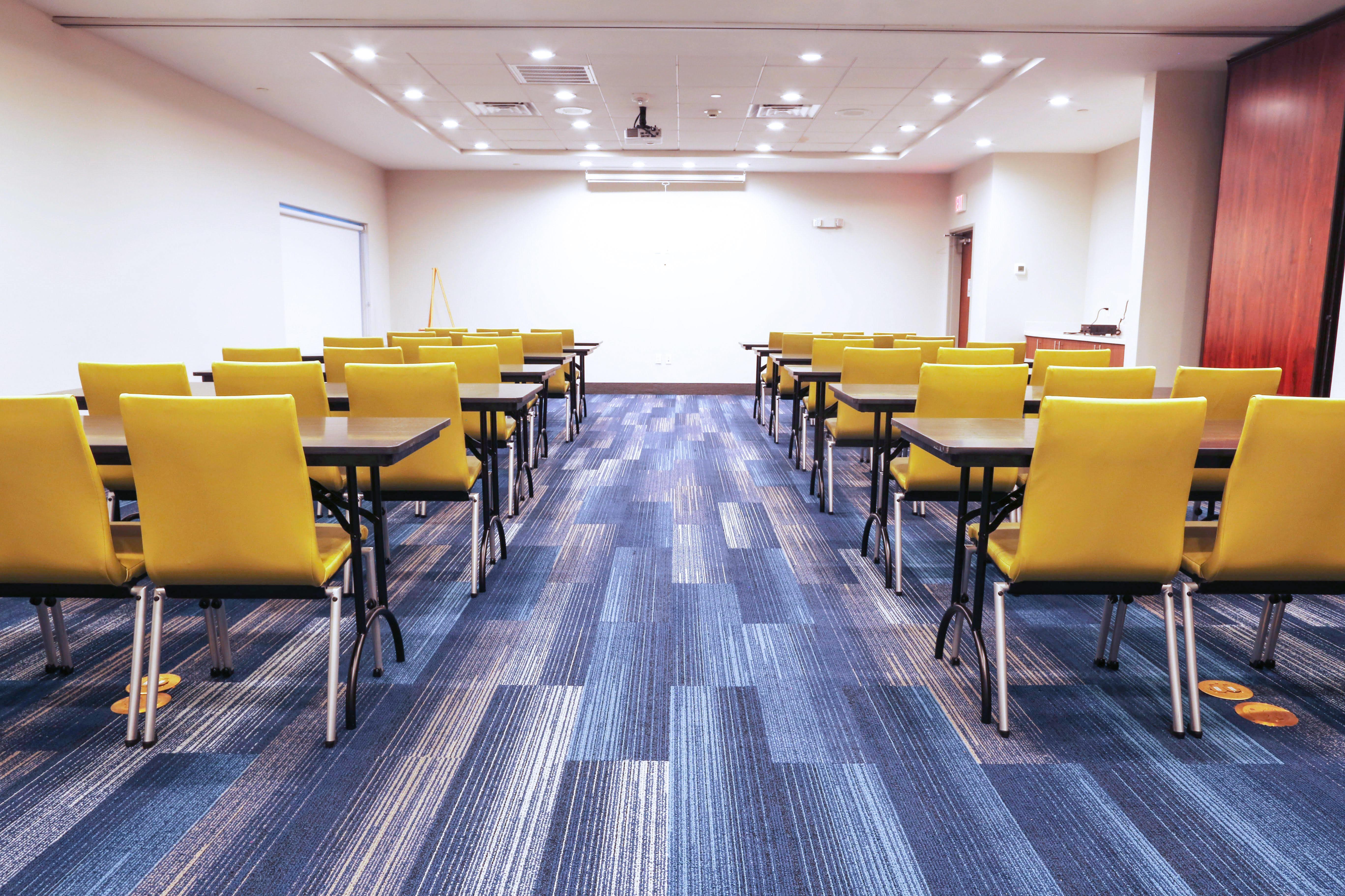 Express & - Houston Iah - Beltway 8 By Ihg Hotel