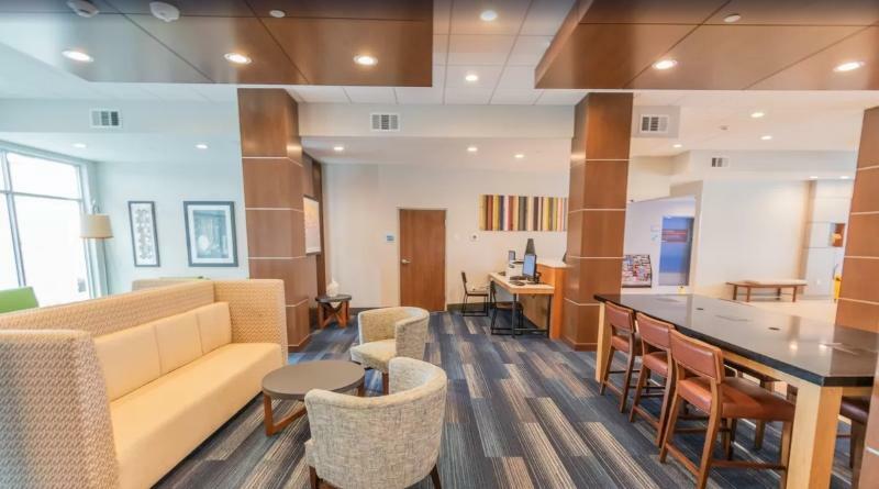 Express & - Houston Iah - Beltway 8 By Ihg